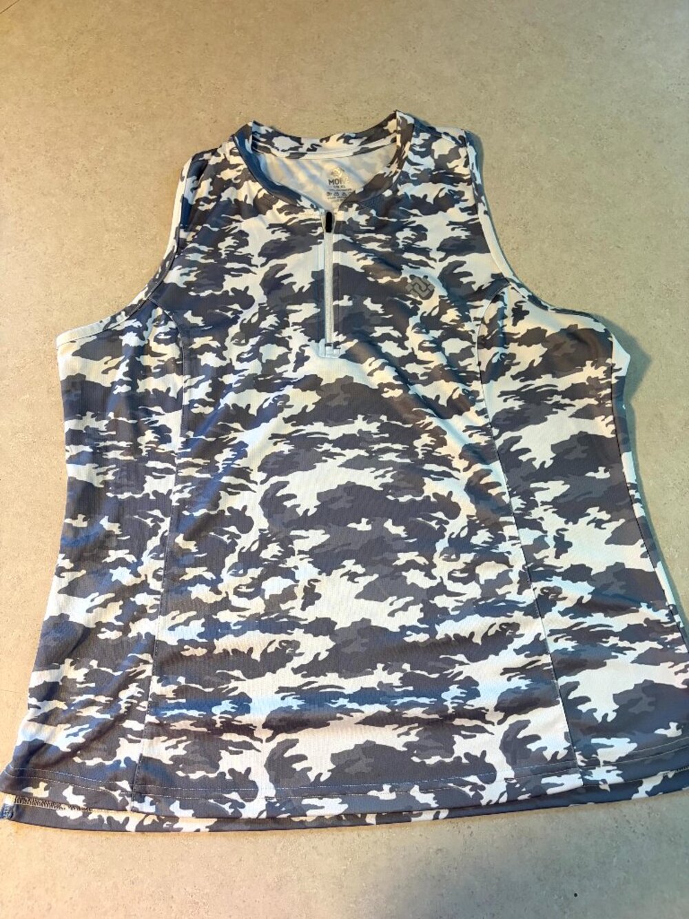 MoFiz XL Women's Sleeveless Golf Polo Shirt Quarter Zip Tennis Camo Pattern